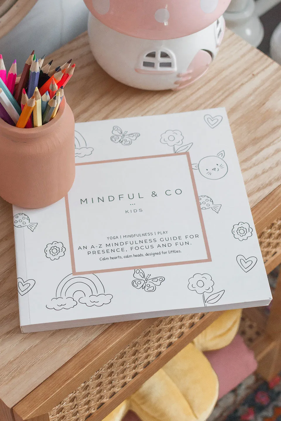 A-Z of Mindfulness Pink Colouring Book