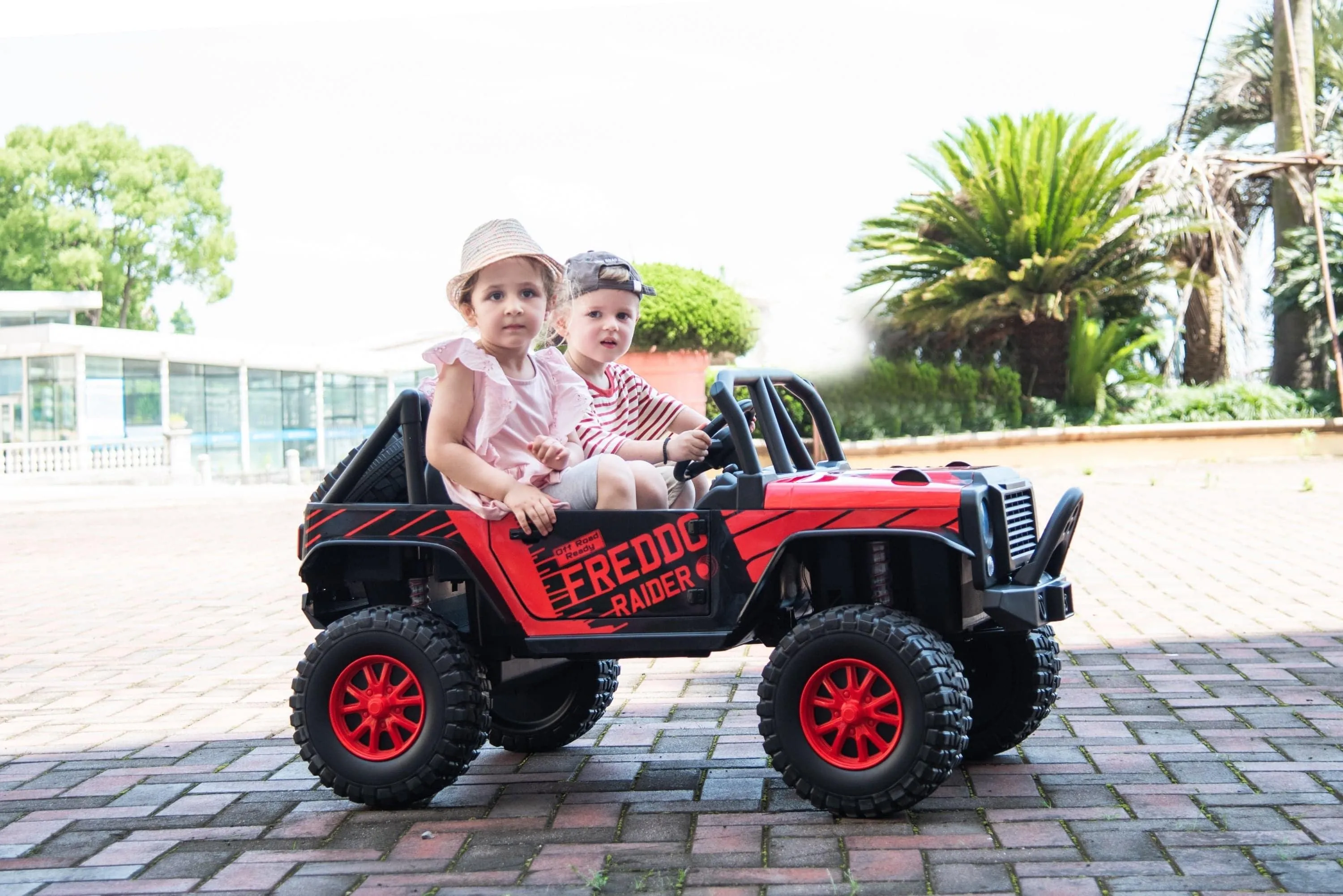 Freddo Toys Jeep 24V Freddo Raider 2 Seater Ride On